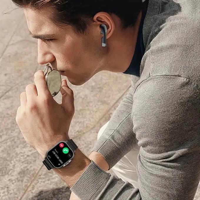 Montre intelligente avec écouteurs sans fil inclus